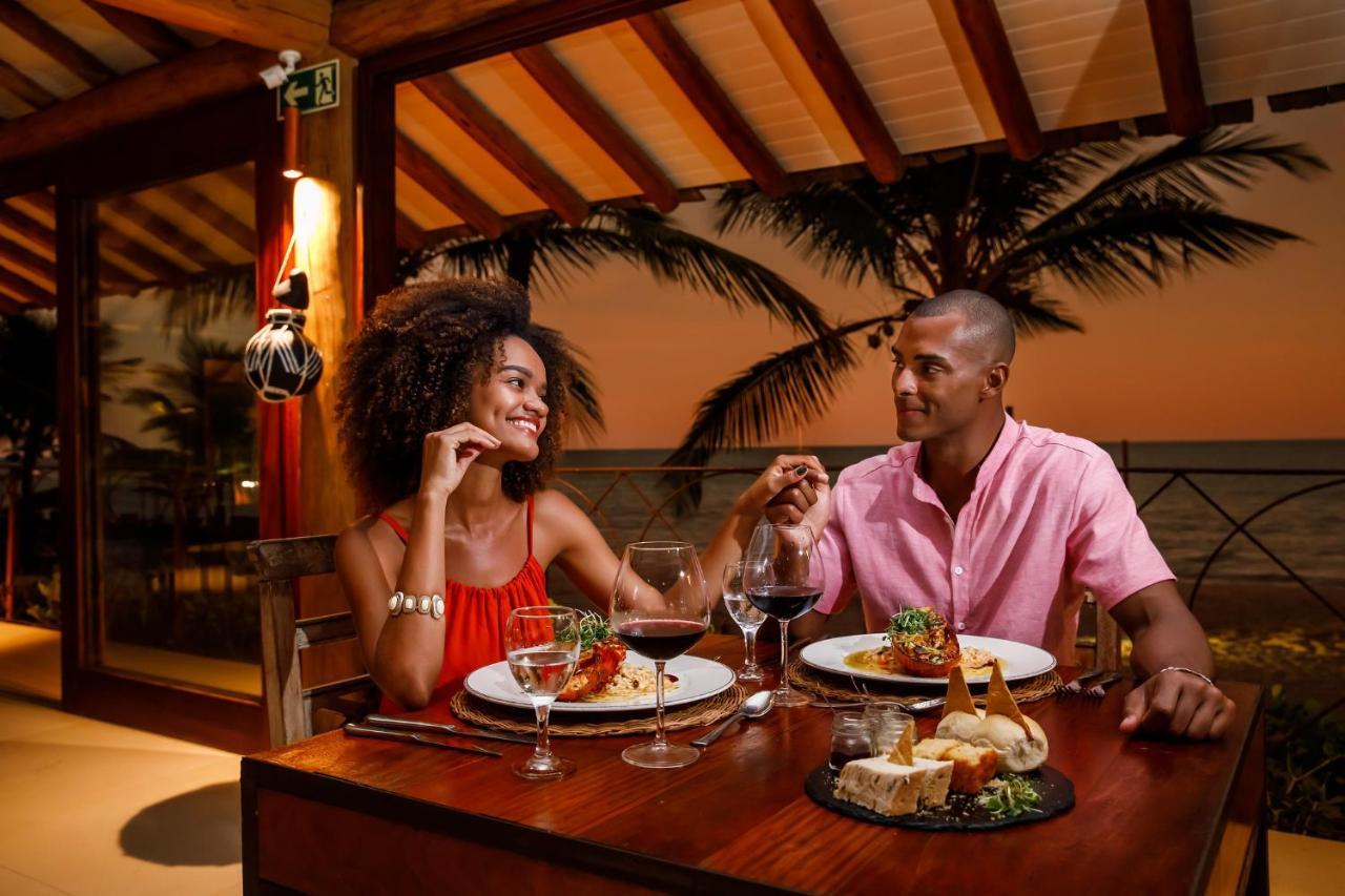 La Torre Resort All Inclusive ポルトセグロ エクステリア 写真 A couple dining at a restaurant